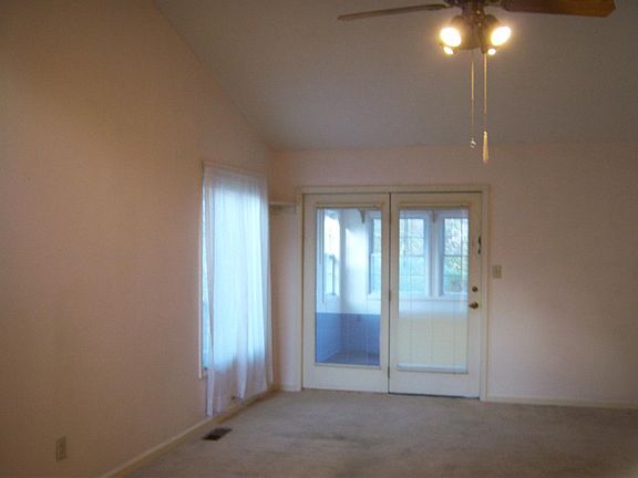 4th image of 107 Orchard Ct