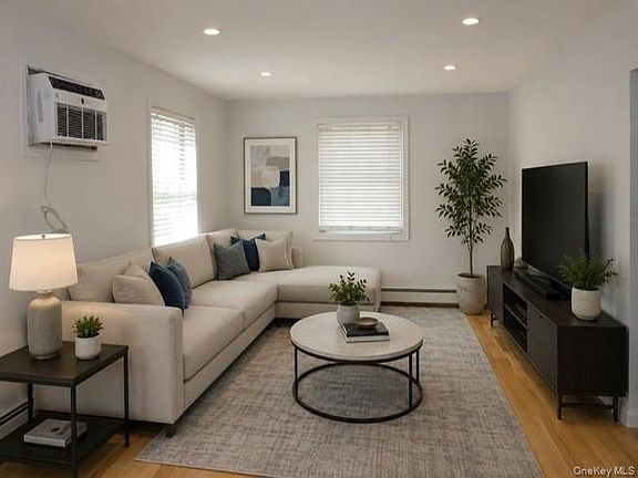 3rd image of 3157 Waterbury Ave #1