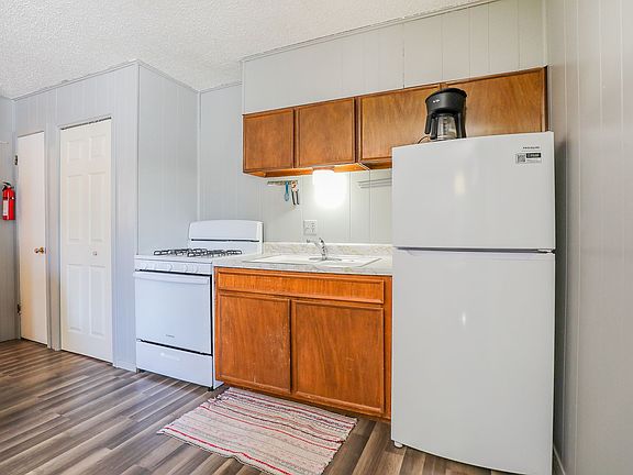 2nd image of 1100 Chautauqua Canyon Blvd Unit 3