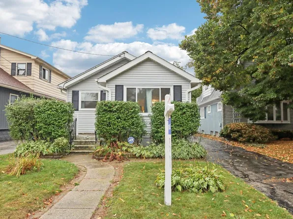 1903 East Howard AVENUE, Saint Francis, WI 53235