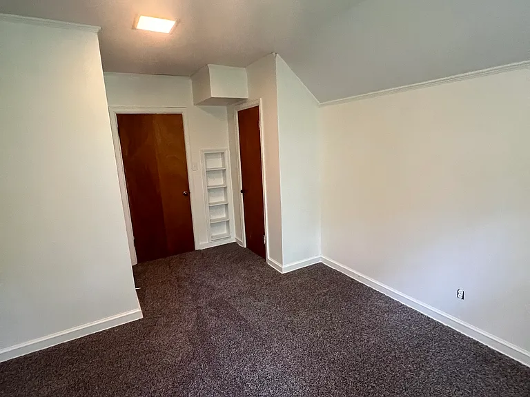 516 N Park St — Photo 30