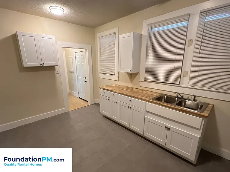 1683 Walker Ave — Photo 3