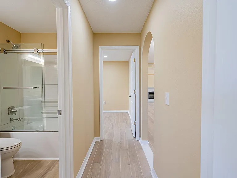 11318 Carabelee Cir — Photo 23