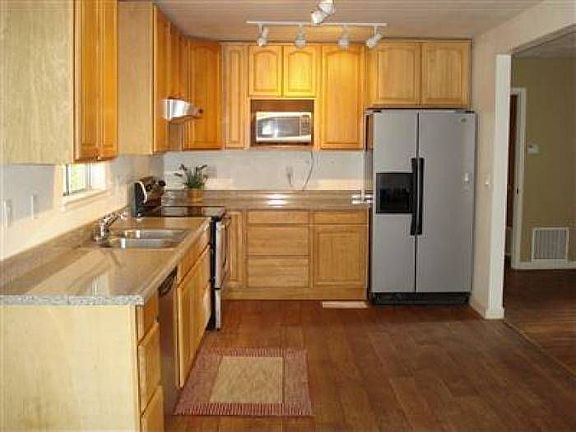 5th image of 2769 Morts Ct