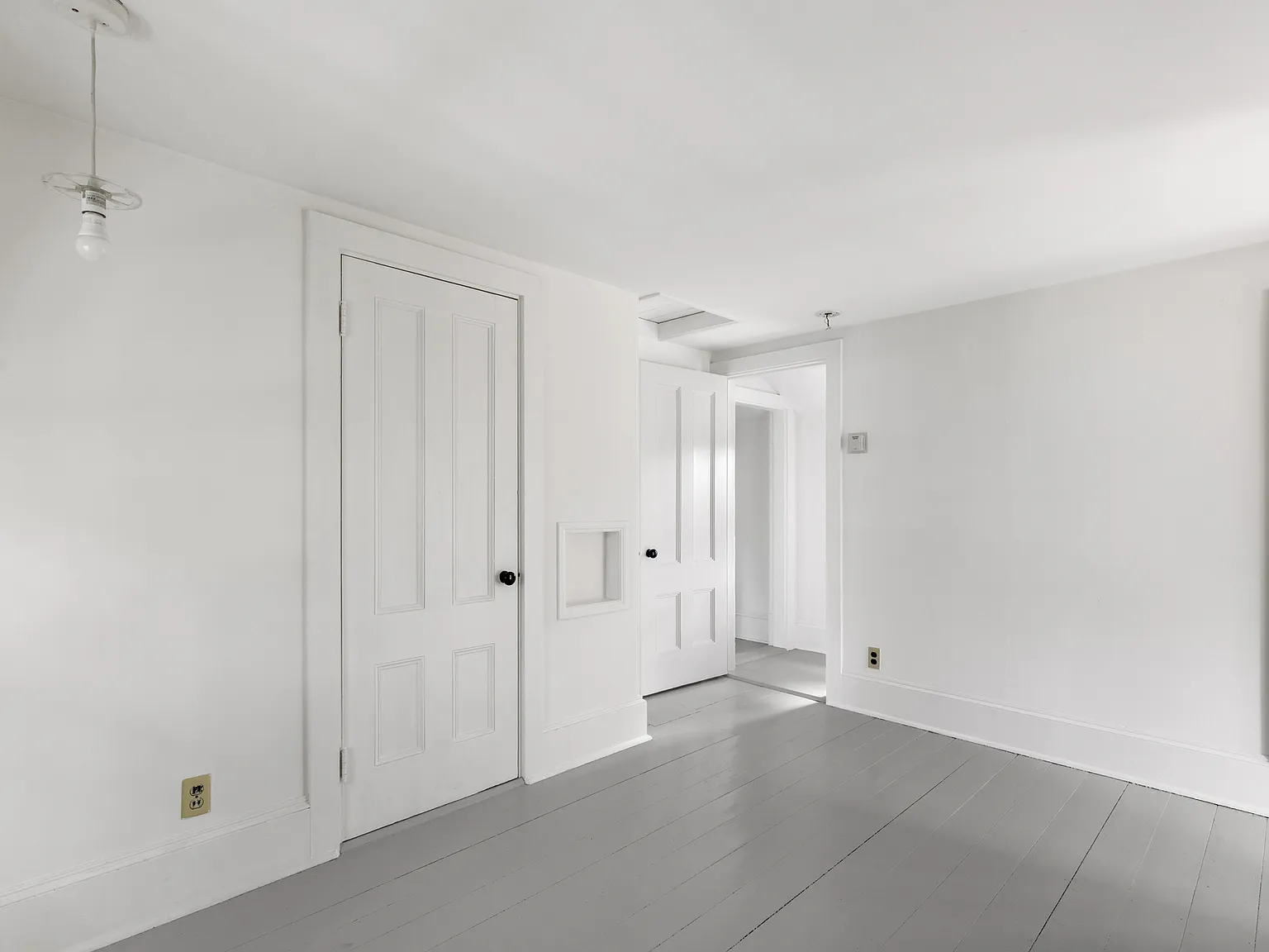 3 bed, 1334 sqft, $3,100 — Photo 3