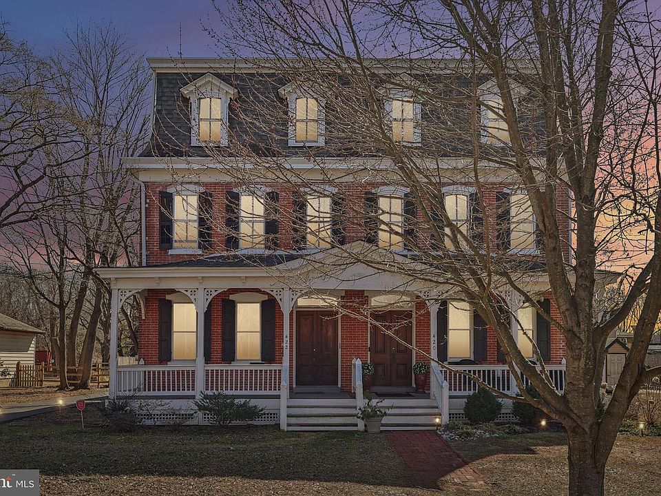 1st image of 422 Summer Ave