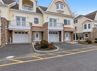 2 Riverbend Ct, New Providence, NJ 07974