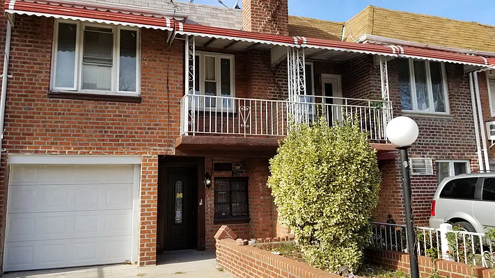 Sold by Brooklyn IQ Properties Inc | media 15