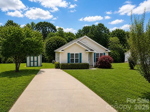 3024 Dairy Farm Dr, Monroe, NC 28110