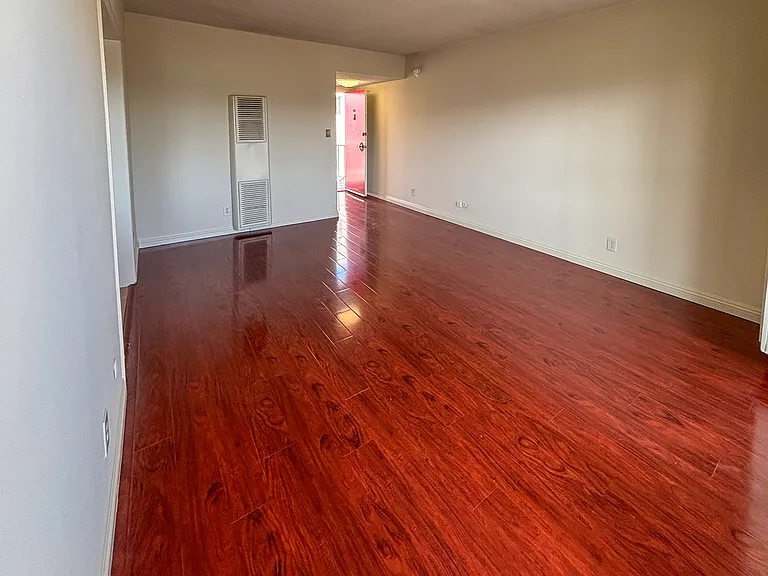 4375 York Blvd #201 — Photo 6