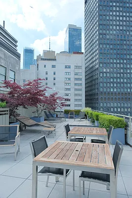 Rented by R New York | media 27