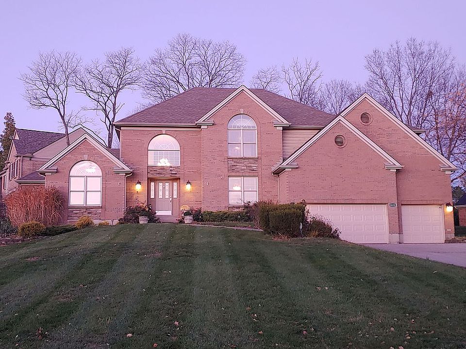 Front view on corner lot