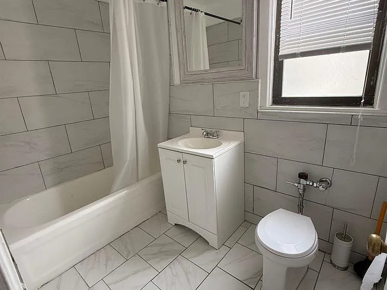 3446 Giles Pl #1 — Photo 3
