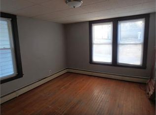 46 3rd St #4, Auburn, ME 04210