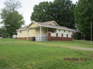 2932 Durant Dr, Winston Salem, NC 27107