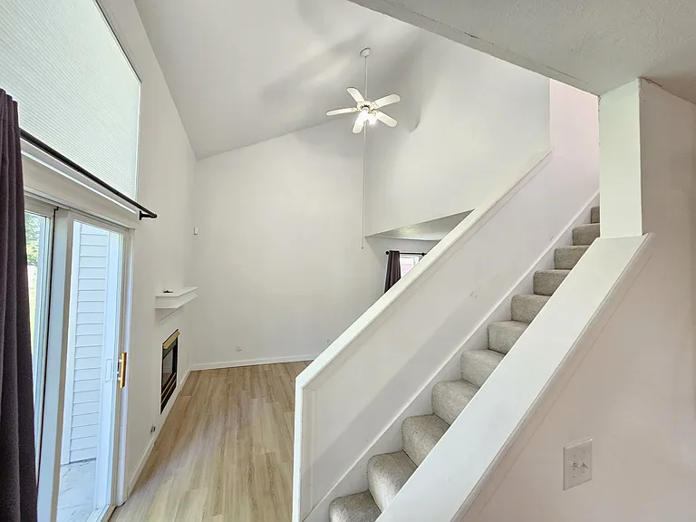 30 Westhaven Dr — Photo 37