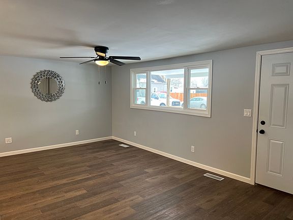 5th image of 8634 S Vine St