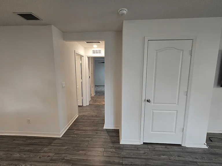 2198 SW Algiers St — Photo 38