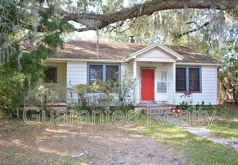 2246 SE 3rd Ave — Photo 1