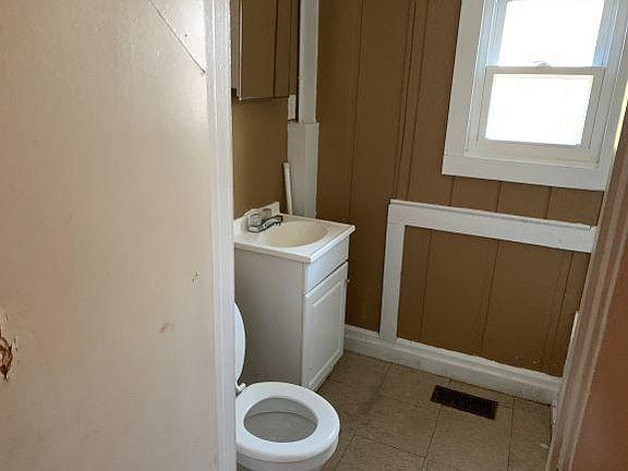 4th image of 329 N Denny St
