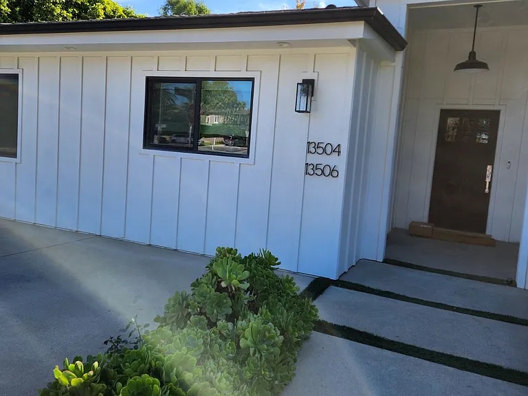 13504 Chandler Blvd — Photo 1