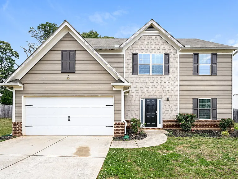 4047 Clay Ct SE — Photo 1