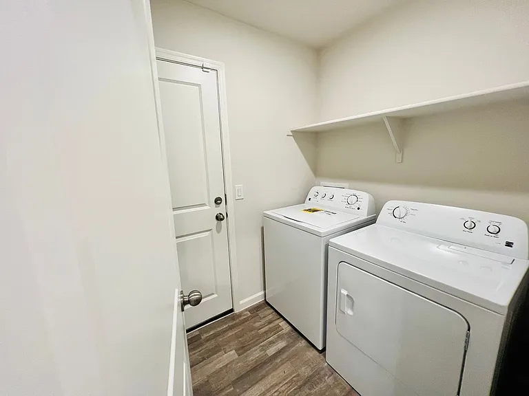 2083 E Velvet Pl — Photo 17