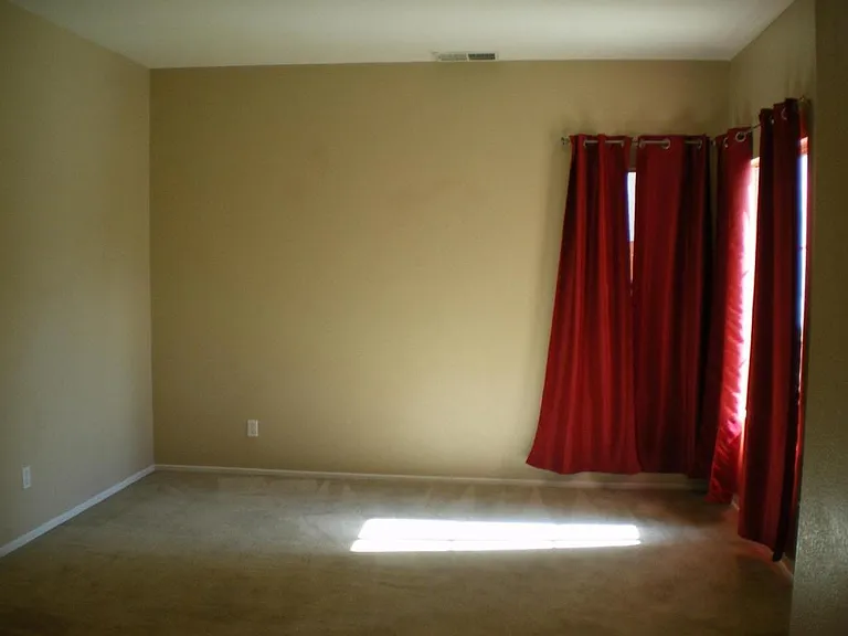 643 Laxford Rd — Photo 3