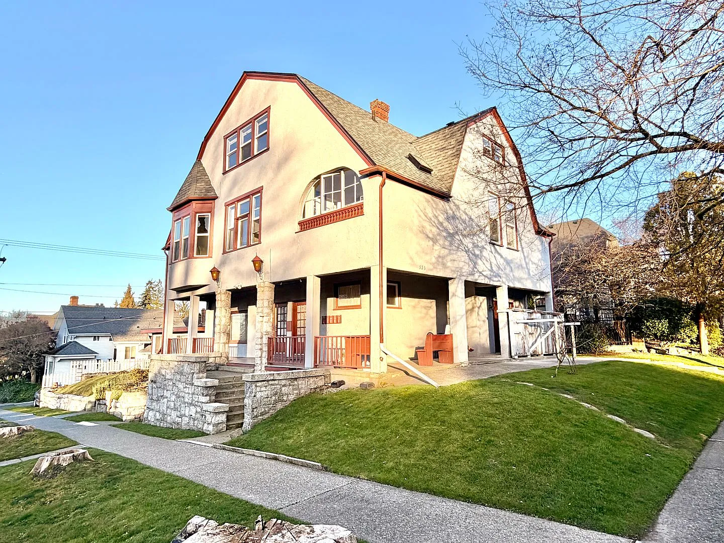 523 N I St — Photo 2