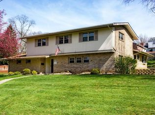 5851 Horseshoe Dr, Bethel Park, PA 15102