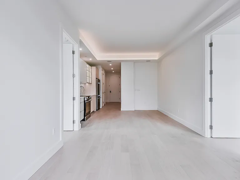 218 Front St #1600 — Photo 17