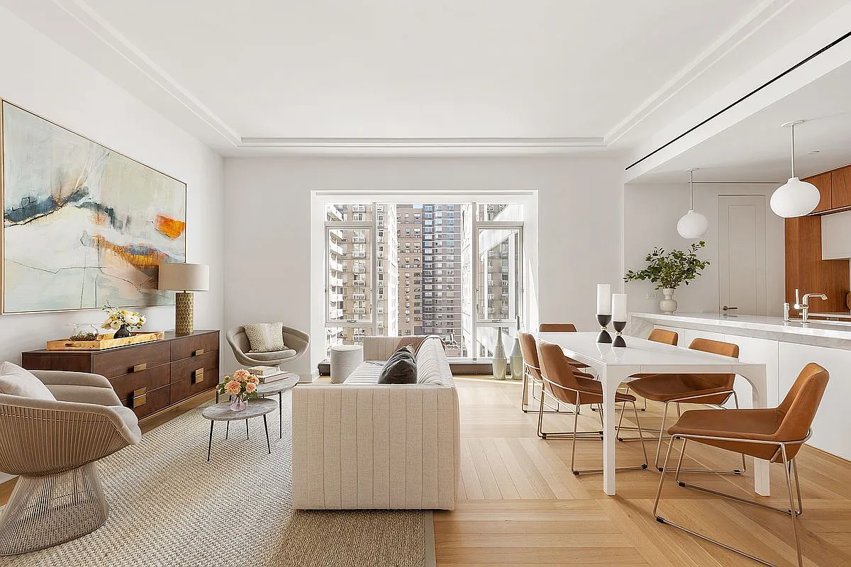 1289 Lexington Ave APT 12E photo 1