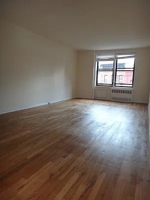 Rented by KVNY Soho | media 27