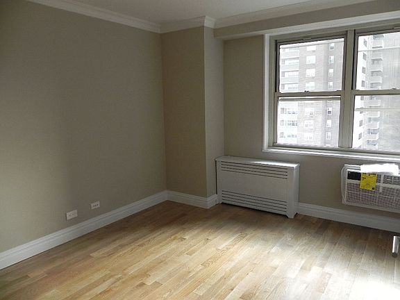 2nd image of 310 Greenwich St APT 29A