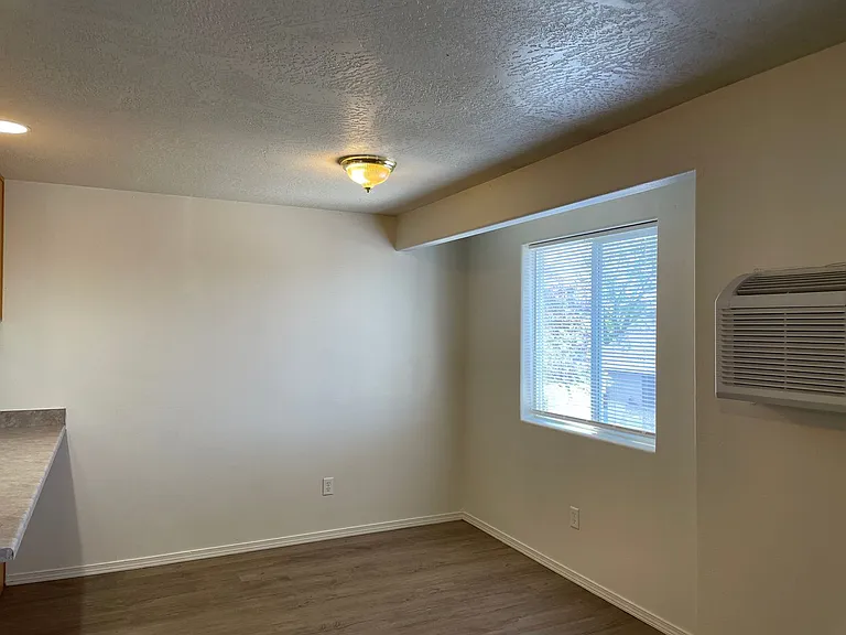2393 Howard Ave #B — Photo 3
