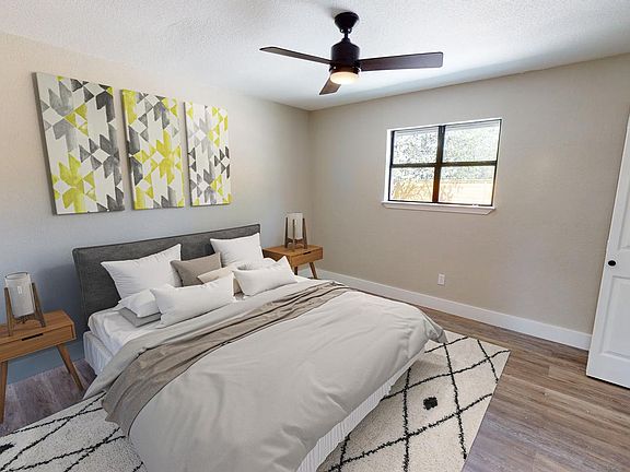 4th image of 204 Tower Dr