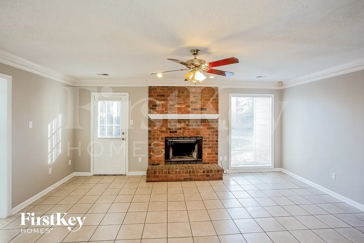 Building Photo - 4644 Winter Park Dr