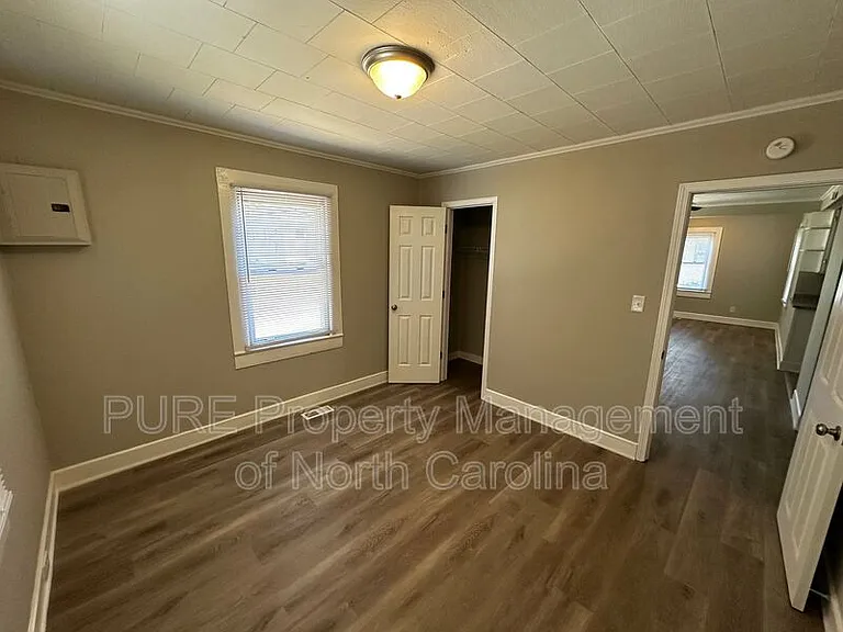 603 Robbins St — Photo 14