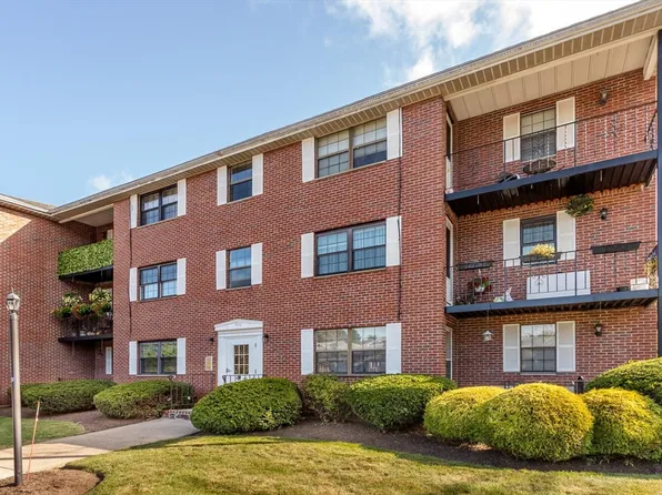 360 Neponset St Unit 504, Canton, MA 02021
