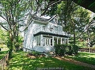 4514 44th St NW, Washington, DC 20016