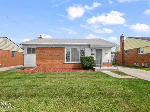 21313 Tanglewood St, Saint Clair Shores, MI 48082