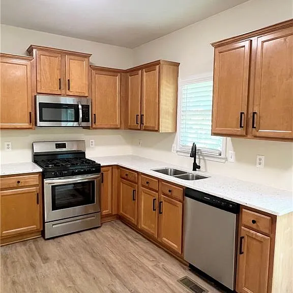 350 Laurel Glen Xing — Photo 11