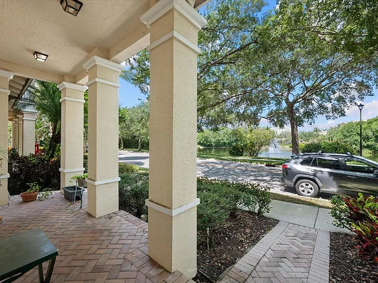 335 E Thatch Palm Cir #104 — Photo 3