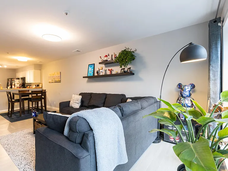 240 S Reynolds St #309 — Photo 3