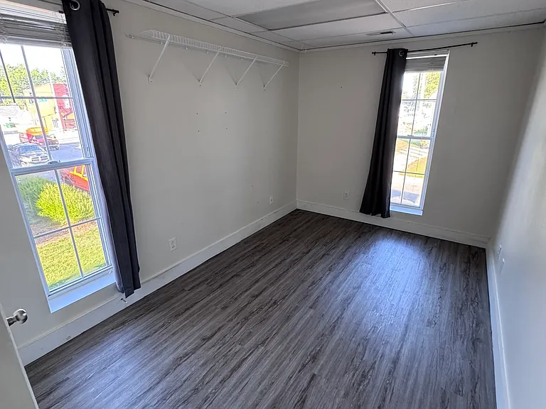 91 N Maple St — Photo 12