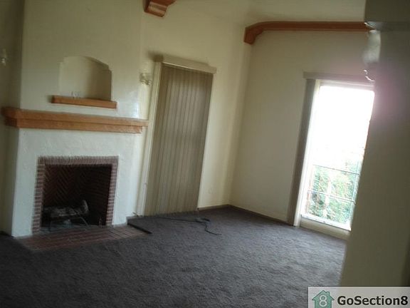 3rd image of 2522 W 74th St