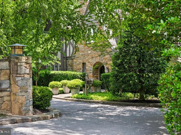 2931 Foxhall Rd NW, Washington, DC 20016