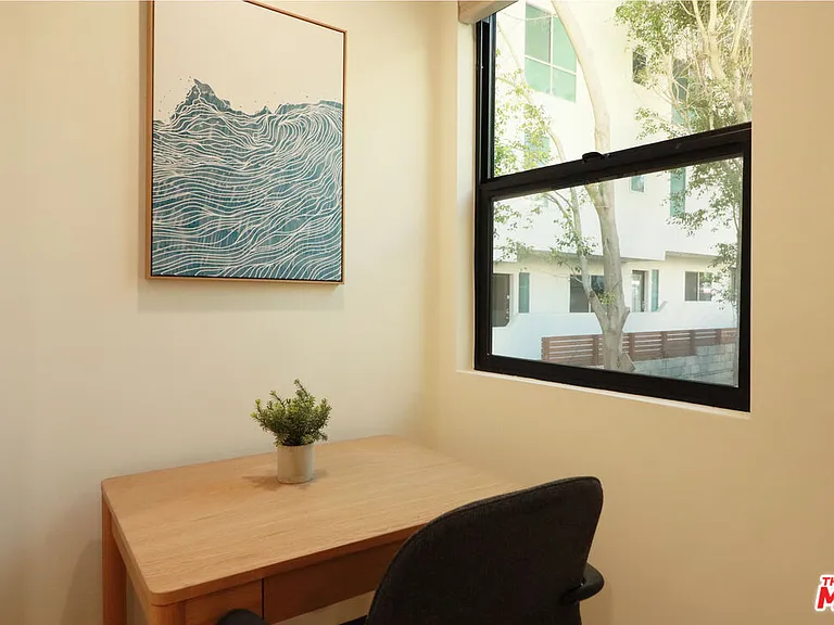918 N San Vicente Blvd #F — Photo 13
