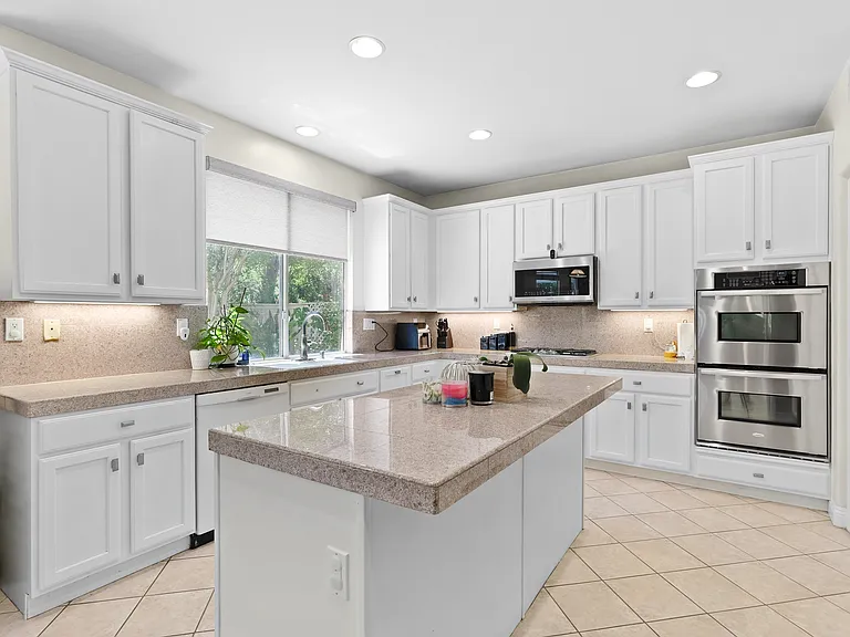 33389 Barrington Dr — Photo 10
