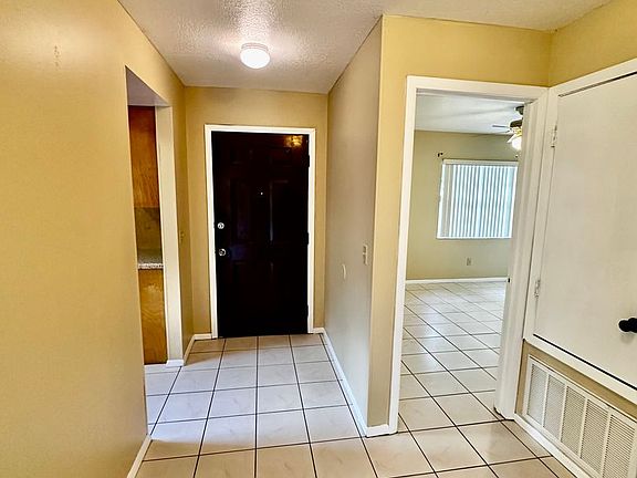 4th image of 1303 Candlewyck Dr